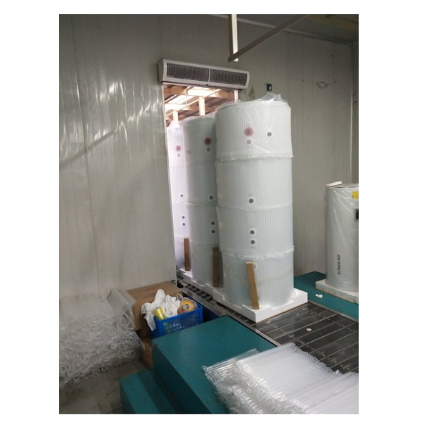 Rezervoar za hladnu vodu sa hladnjakom na hladnom hladnjaku i hlađenje hladnom vodom na otvorenom 